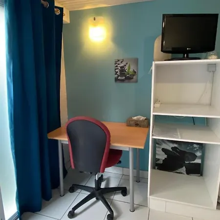 Calme Avec Terasse Et Parking